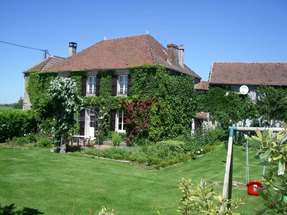 La Ferme Le Merger Bed & Breakfast La Ferte-Gaucher Exterior photo